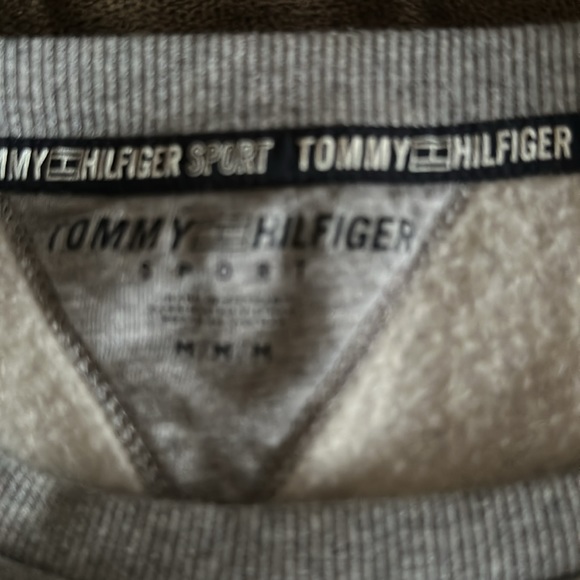 Tommy Hilfiger logo-patch crop sweatshirt - Picture 3 of 3